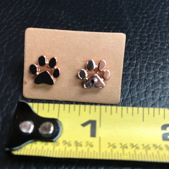NEW ~ DOG PAW 🐾 STUD EARRINGS - Picture 4 of 5